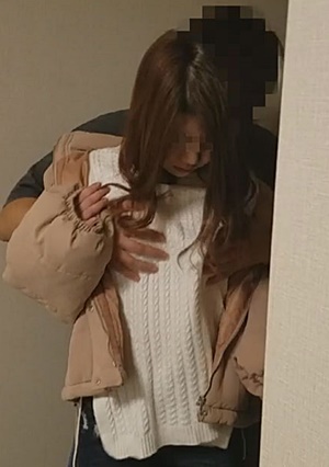 FC2-PPV-1591011 限定【個人】会社倒産で歳の差婚の世間知らず幼妻を他人棒で辱め悲痛の表情のまま中出し