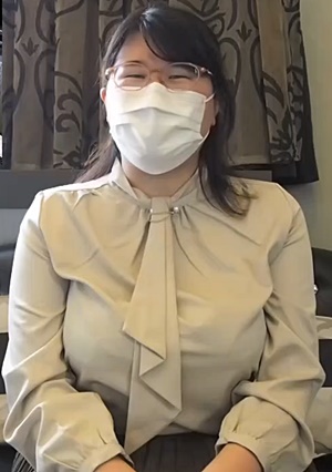 FC2-PPV-1580602 500円！職人技！Twitterフォロワー2.7万人超のさすらいのパイズリ職人「Kカップのぞみさん」初顔出し（マスク着用）」が自己最高の一気に4本抜きでザーメンまみれ♪のぞみさん第1章