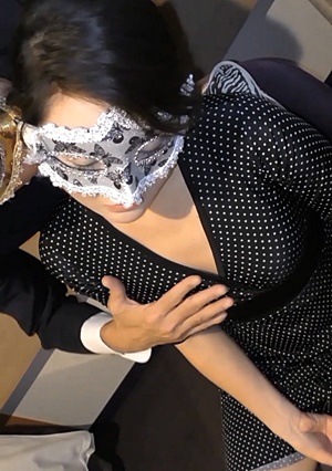 FC2-PPV-1577148 【個人撮影】プライドと快楽の狭間で葛藤する熟女妻　そして誇りを捨てて他人棒を挿入されにやって来ました・・・