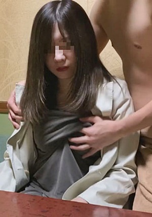 FC2-PPV-1570101 今日まで【個人】パート帰りの奥さん、借金のため旅館で他人棒に中出しされる。