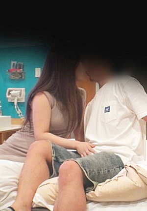 FC2-PPV-1552312 【無・素人個撮】色気ムンムンで責め上手なデリヘル嬢をこっそり撮り！喋る言葉がいちいちドキッ！として危うく好きになるとこでした。交渉の末、中出しセックスまでイケたデリヘル体験の一部始終をどうぞ！