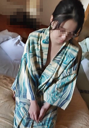 FC2-PPV-1553321 限定【個人】新居を失い旅館で他人棒に２度中出しされ生膣汚す新妻