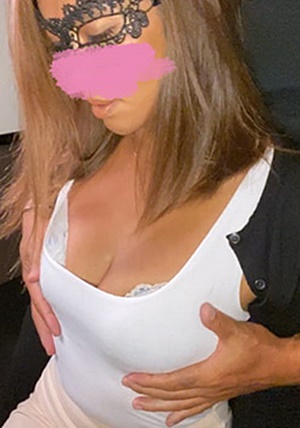 FC2-PPV-1523394 お仕事中の秘書を昼休みネカフェに呼出したっぷりザーメン3連発！仕事中の女がザーメンまみれでアヘアヘ