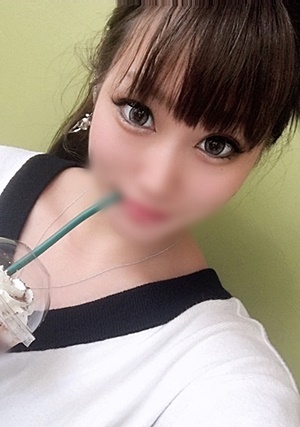 FC2-PPV-1424544 【身バレ即削除・個撮・無】夜勤明けの美人ナースに本物制服で生ハメ中出し介護してもらったので顔出し流出しちゃお！２回戦生ハメぶっかけ特典有ります。