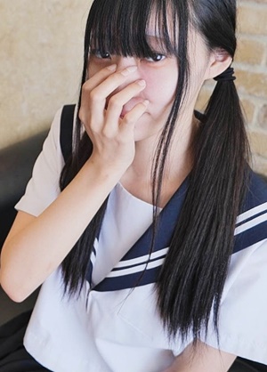 FC2-PPV-2003127 【個人撮影】あかね18歳黒髪美少女生中出し【山射】