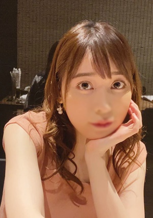 FC2-PPV-2085587 ※期間限定価格 9/1まで【2480PT⇒1980PT】上玉ハメ撮り★綺麗すぎるカジノバー店員（２４）★フェロモン出しまくりのスケベ娘と濃厚中出しSEX【４K特典あり】