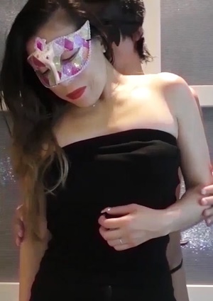 FC2-PPV-2227887 【個人撮影・中出し】久しぶりにセリ落とした上玉熟女妻　中州の会員制高級クラブ勤務38歳