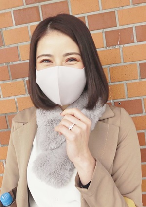 FC2-PPV-2346842 【無修正ｘ個人撮影】人の奥さん愛奴6号 観覧車デートの最中に露出を強要！愛奴契約を正式に締結したら、お金持ちのドS単独男性に調教してもらうことになりましたｗ