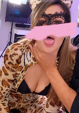 FC2-PPV-2344292 【ムチムチ女豹全身ストッキング】ドMな女豹猫ちゃんにたっぷりミルクを与えてあげました。