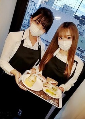 FC2-PPV-2450470 バイト仲間のカフェ店員・黒髪のあの子と巨乳のあの子と3P※オープン特価本日最後